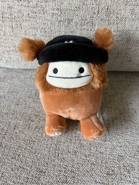 Squishmallows Benny the Bigfoot Clip